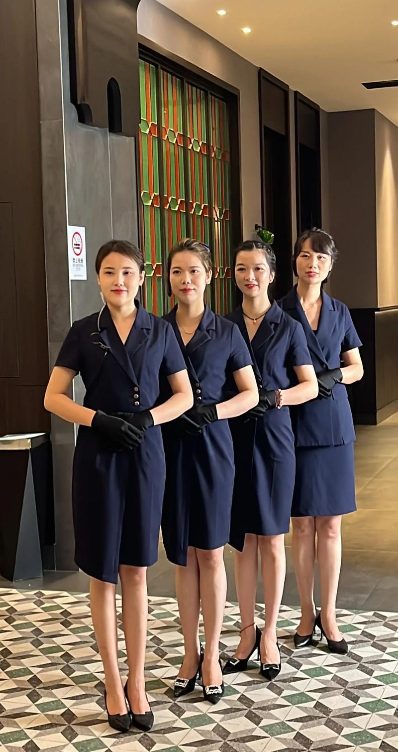 餐飲團隊禮儀服務 一群人一條心，堅持走好餐飲路